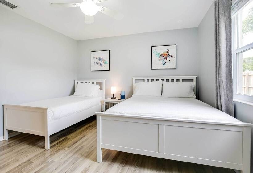 Pet Friendly Paradise W/ Pool ~ 6 Mi To Beach!