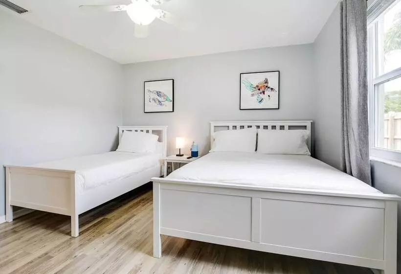 Pet Friendly Paradise W/ Pool ~ 6 Mi To Beach!