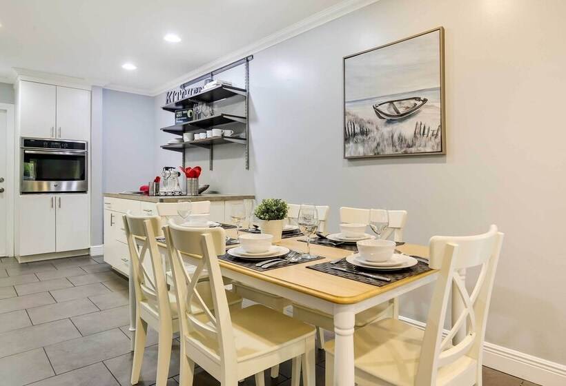 Pet Friendly Paradise W/ Pool ~ 6 Mi To Beach!