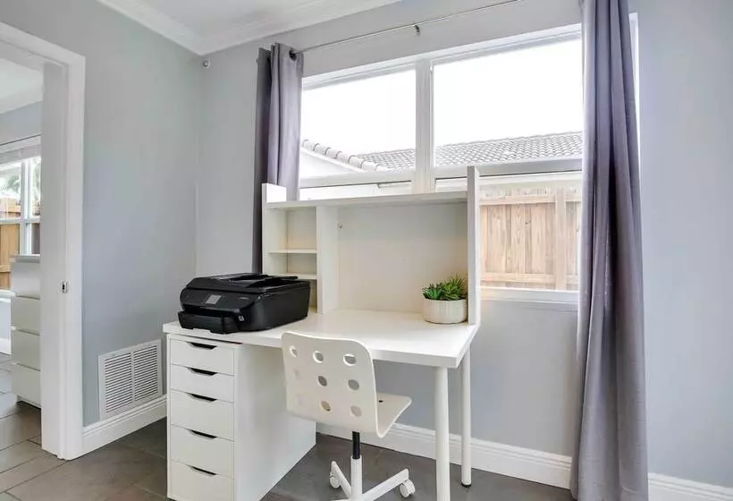 Pet Friendly Paradise W/ Pool ~ 6 Mi To Beach!