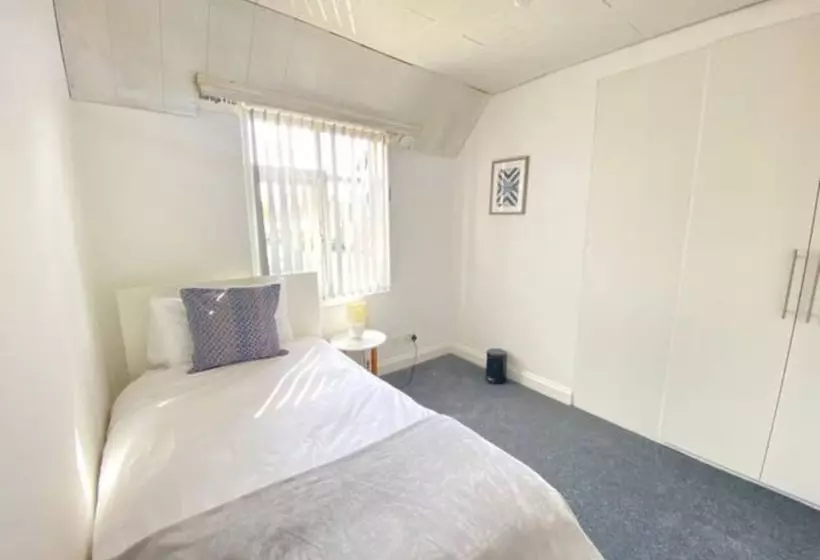 Residenssi Airport Comfy Stay