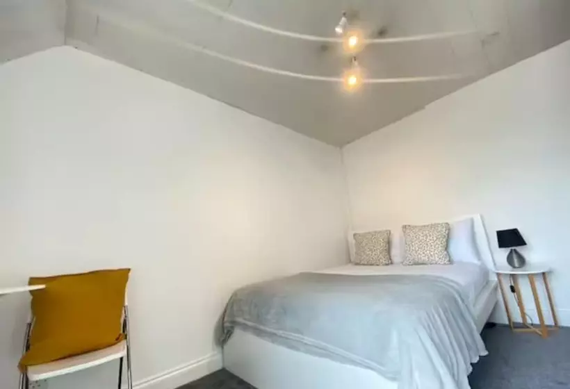 Residenssi Airport Comfy Stay