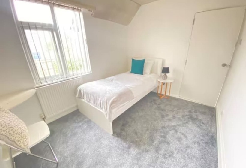 إقامة Airport Comfy Stay