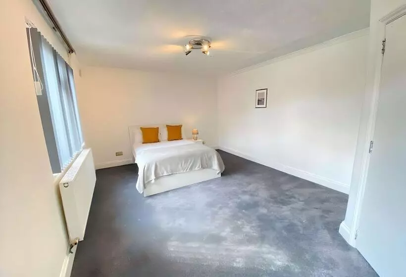 Residenssi Airport Comfy Stay