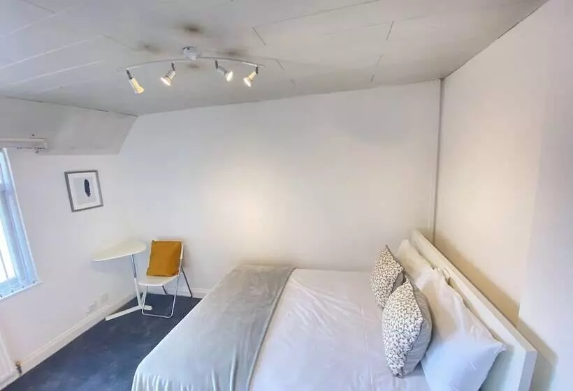 Residenssi Airport Comfy Stay