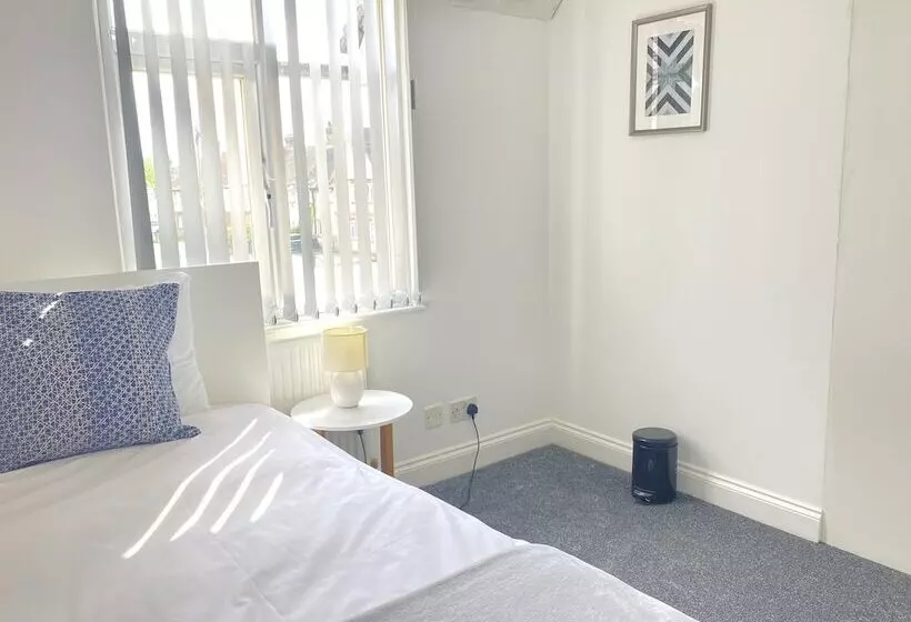 Residenssi Airport Comfy Stay