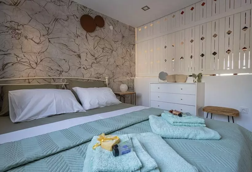 レジデンス Beachfronthouse In Aegina