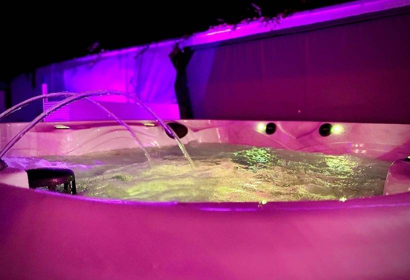 Residenssi Family Modern 3 Bed Hot Tub House In Blackpool