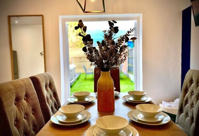 Residenssi Family Modern 3 Bed Hot Tub House In Blackpool