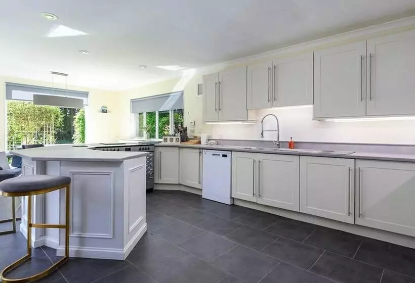 レジデンス Lovely 6 Bed Country House With Pool, Nr Arbroath