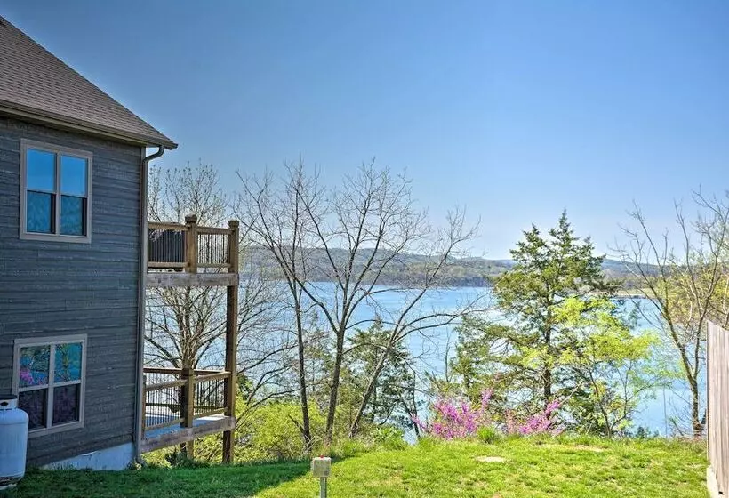 Resort Cabin W/ Nearby Pool & Lake Access!