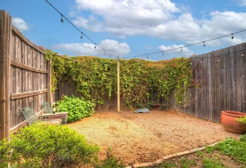 Romantic Private Cabin With Hot Tub 10 Mins To Fred!