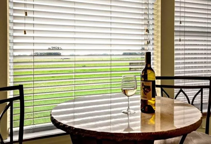 Romantic Private Cabin With Hot Tub 10 Mins To Fred!