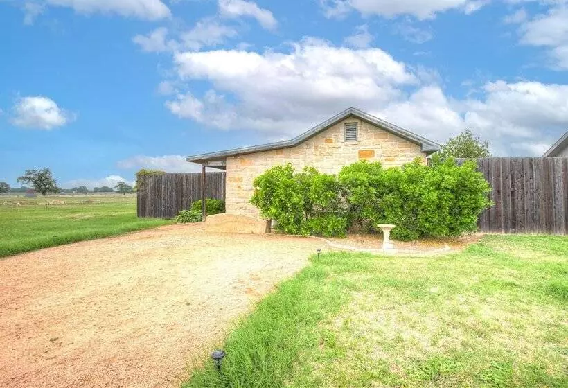Romantic Private Cabin With Hot Tub 10 Mins To Fred!