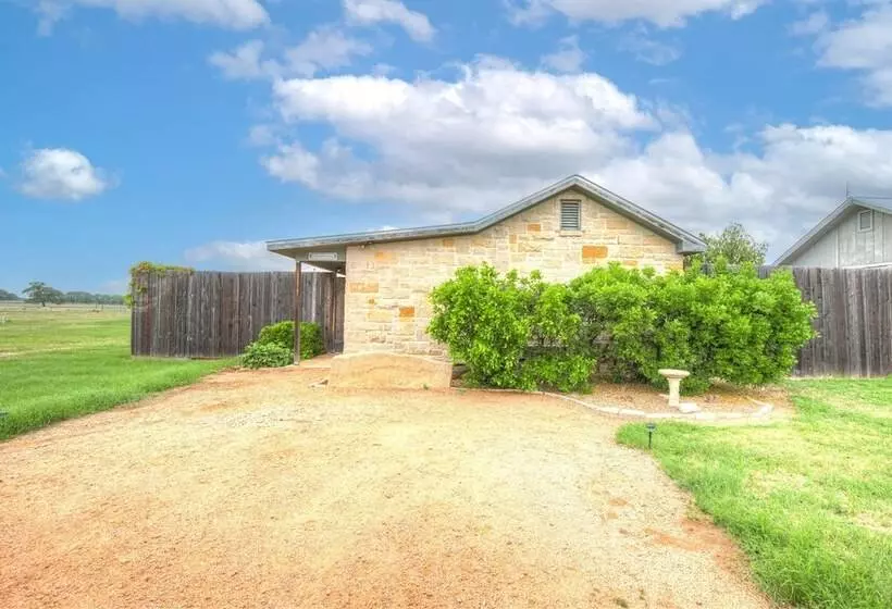Romantic Private Cabin With Hot Tub 10 Mins To Fred!
