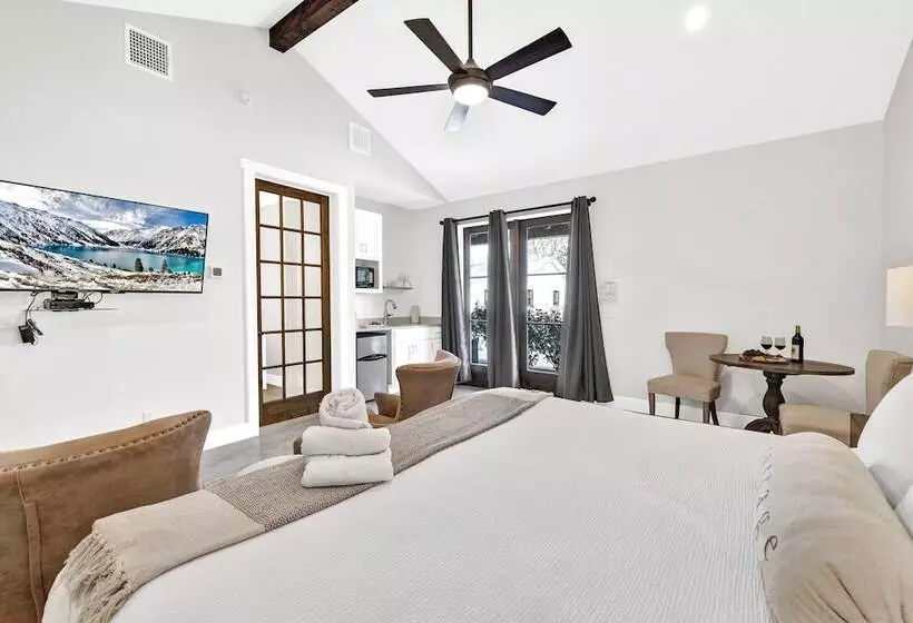 Schubert Inn Suite A With Pool Grill   2blks To Main