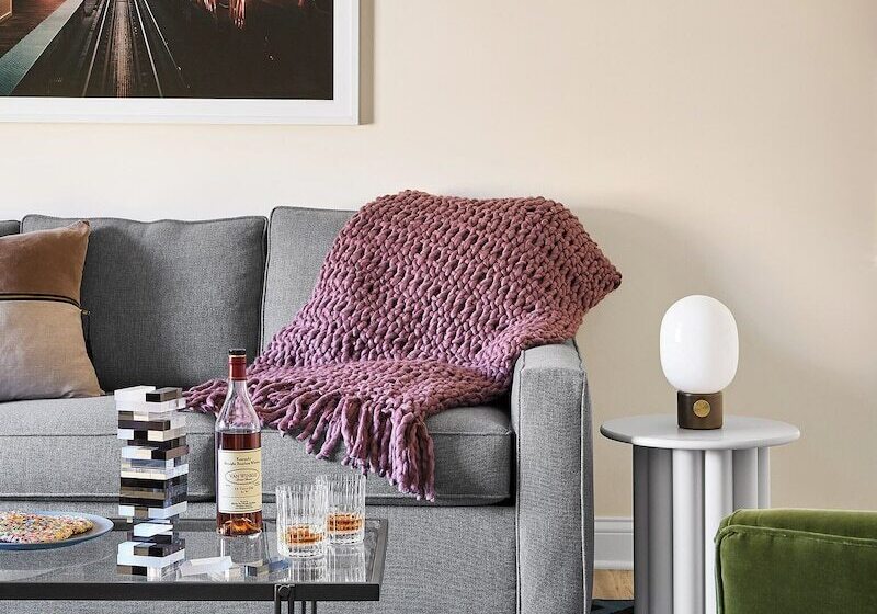 The Neighborhood Hotel   Lincoln Park