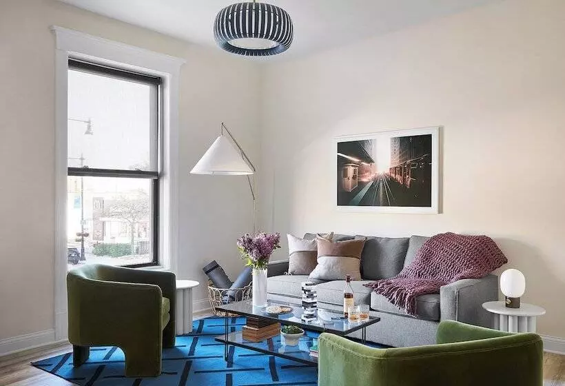 The Neighborhood Hotel   Lincoln Park