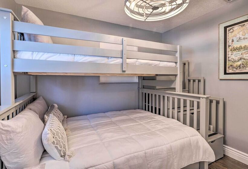 Poolside Paradise W/ Tropical Hut In Palm Beach