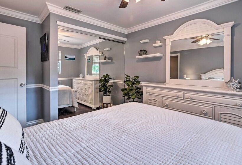 Poolside Paradise W/ Tropical Hut In Palm Beach