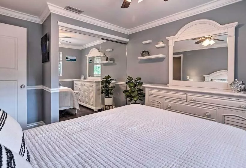 Poolside Paradise W/ Tropical Hut In Palm Beach