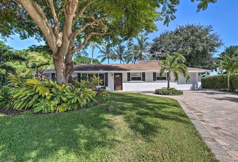 Poolside Paradise W/ Tropical Hut In Palm Beach