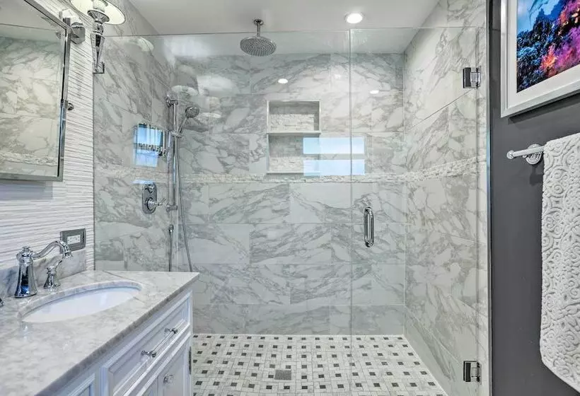 Poolside Paradise W/ Tropical Hut In Palm Beach