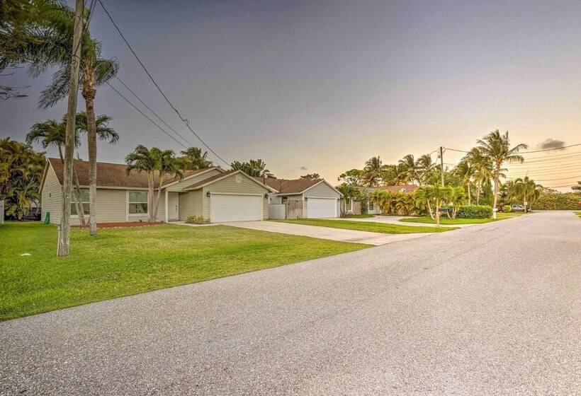 Jupiter Home W/ Patio & Grill ~ 6 Mi To Beach!