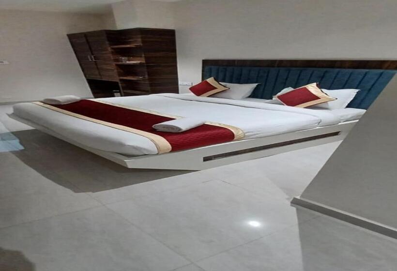 בית מלון כפרי S V Royal Luxury Rooms