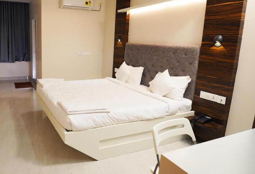 בית מלון כפרי S V Royal Luxury Rooms