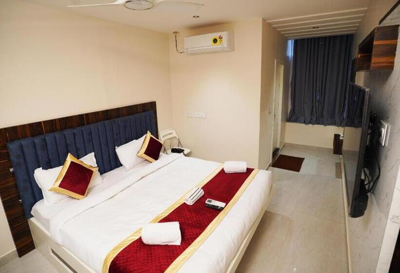 בית מלון כפרי S V Royal Luxury Rooms