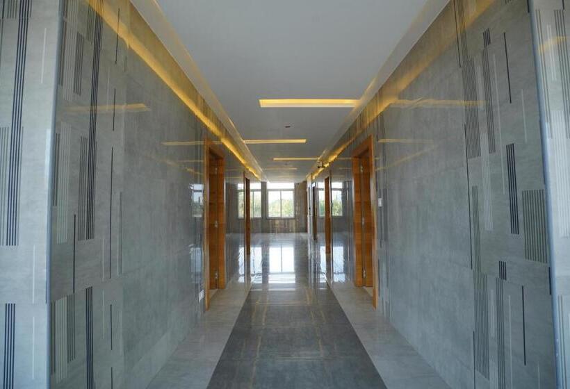 בית מלון כפרי S V Royal Luxury Rooms