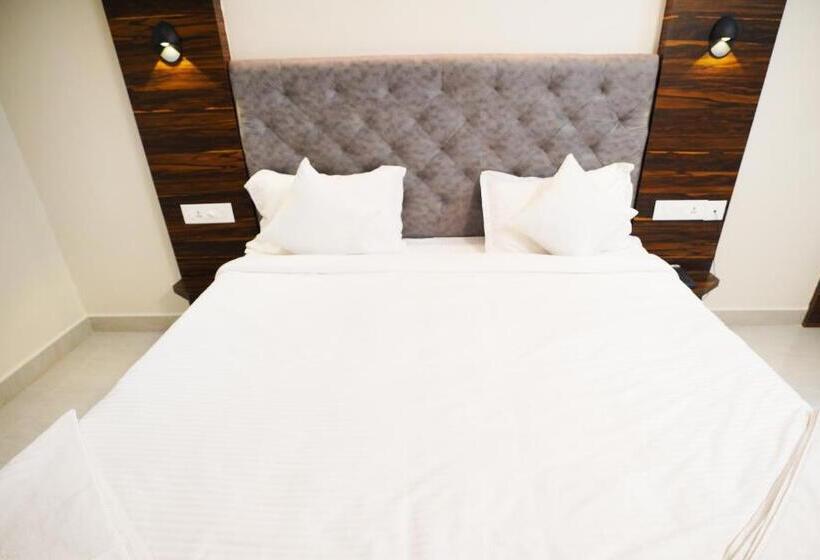 בית מלון כפרי S V Royal Luxury Rooms