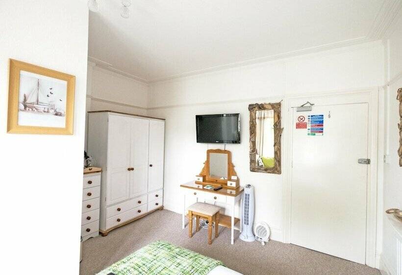 تختخواب و صبحانه Southern Breeze Lodge   Adults Only