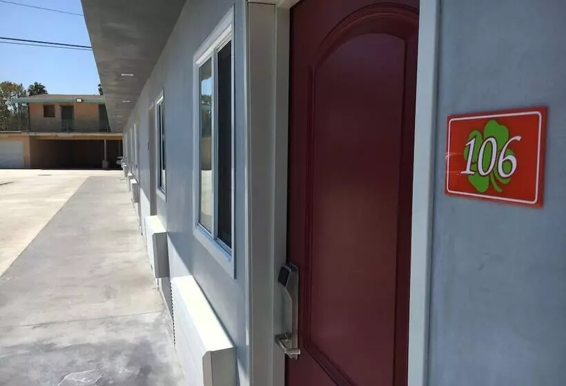 Clover Motel
