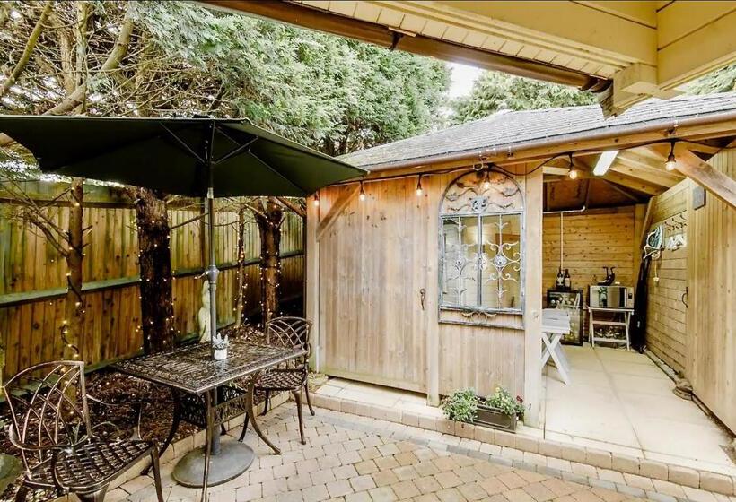 Duck Lodge B&b With Hot Tub