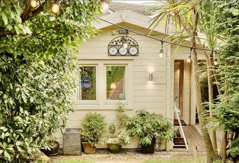 Duck Lodge B&b With Hot Tub