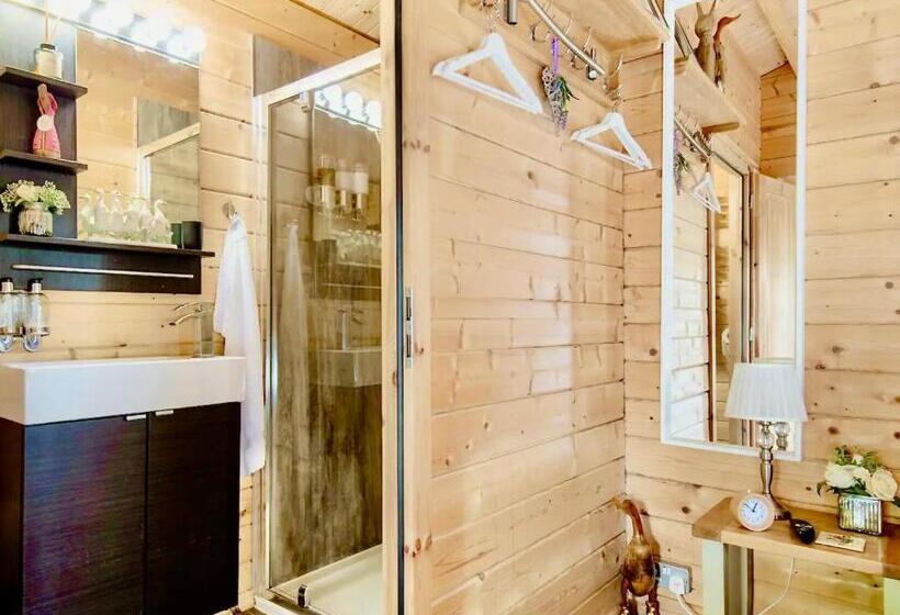 Duck Lodge B&b With Hot Tub