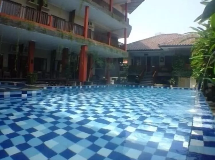 Holiday Beach Inn