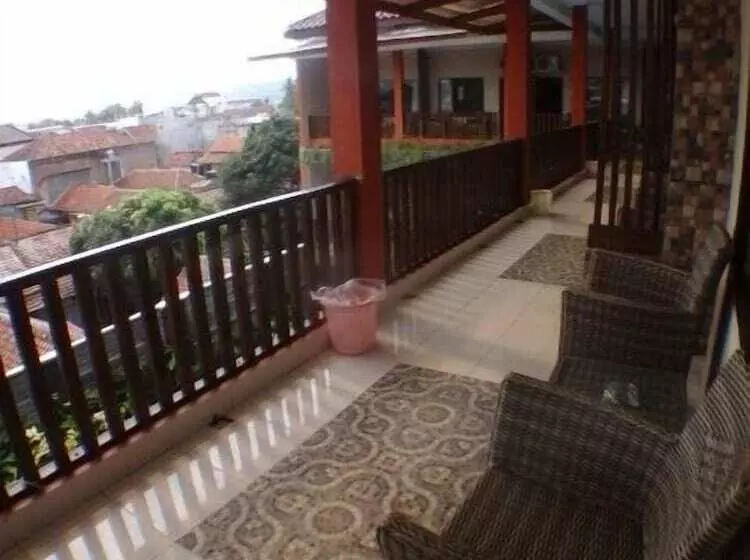 Holiday Beach Inn