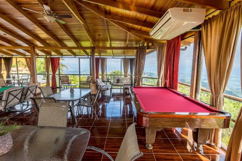 Hotelli Barons Resort