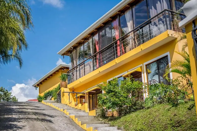 Hotelli Barons Resort