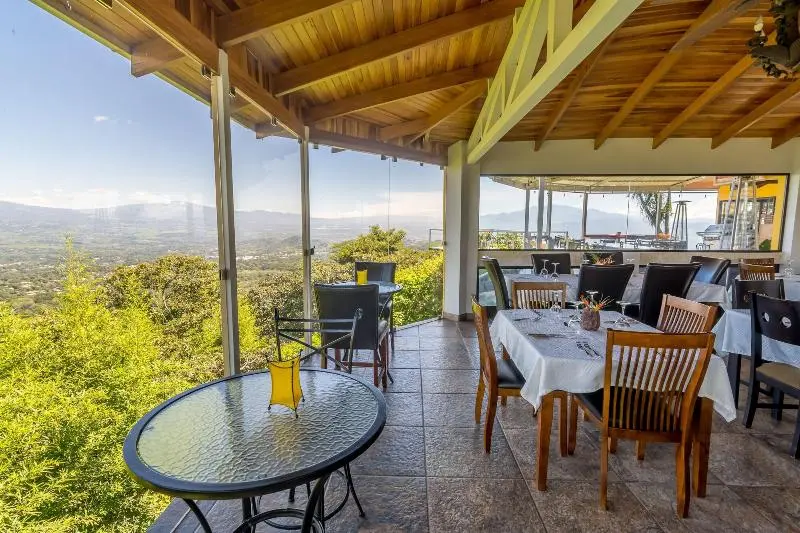 Hotelli Barons Resort