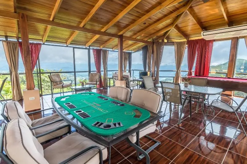 Hotelli Barons Resort