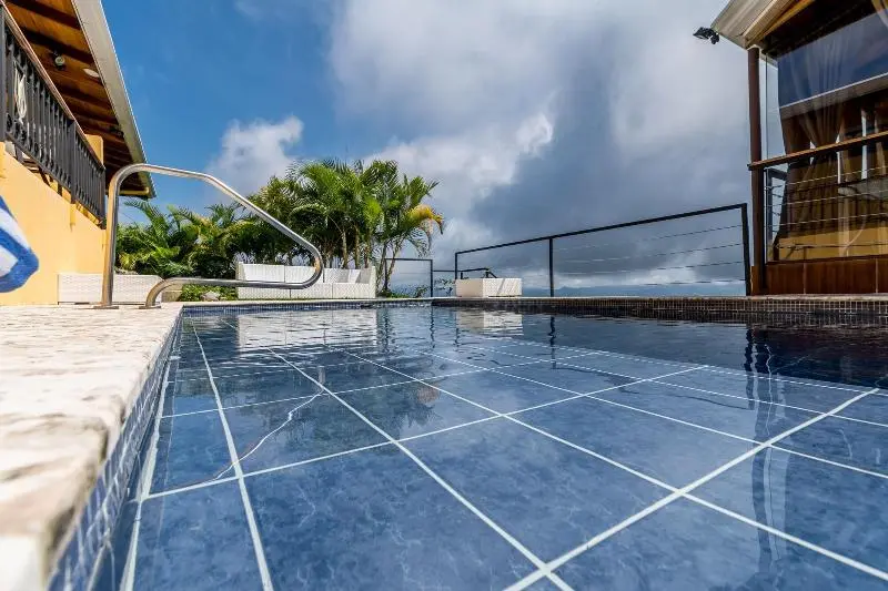 Hotelli Barons Resort