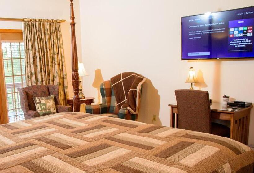 فندق Berry Springs Lodge