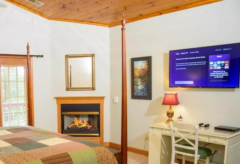 ホテル Berry Springs Lodge