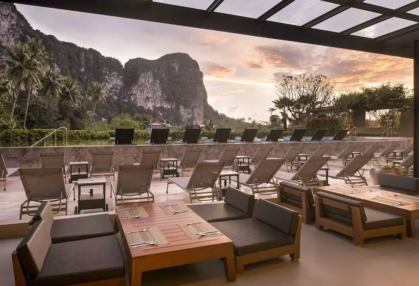 ホテル Centara Life Phu Pano Krabi