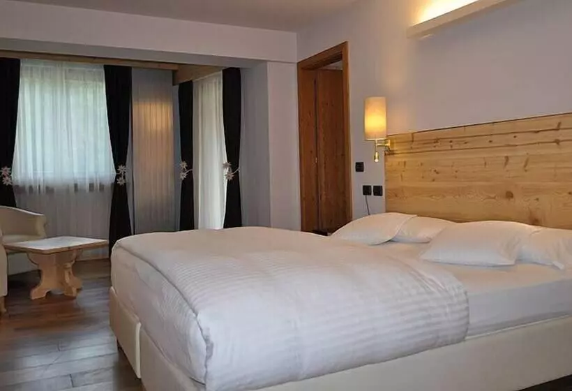 هتل Chalet Laura Lodge