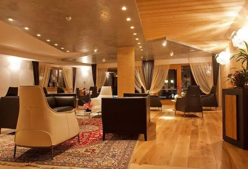 هتل Chalet Laura Lodge